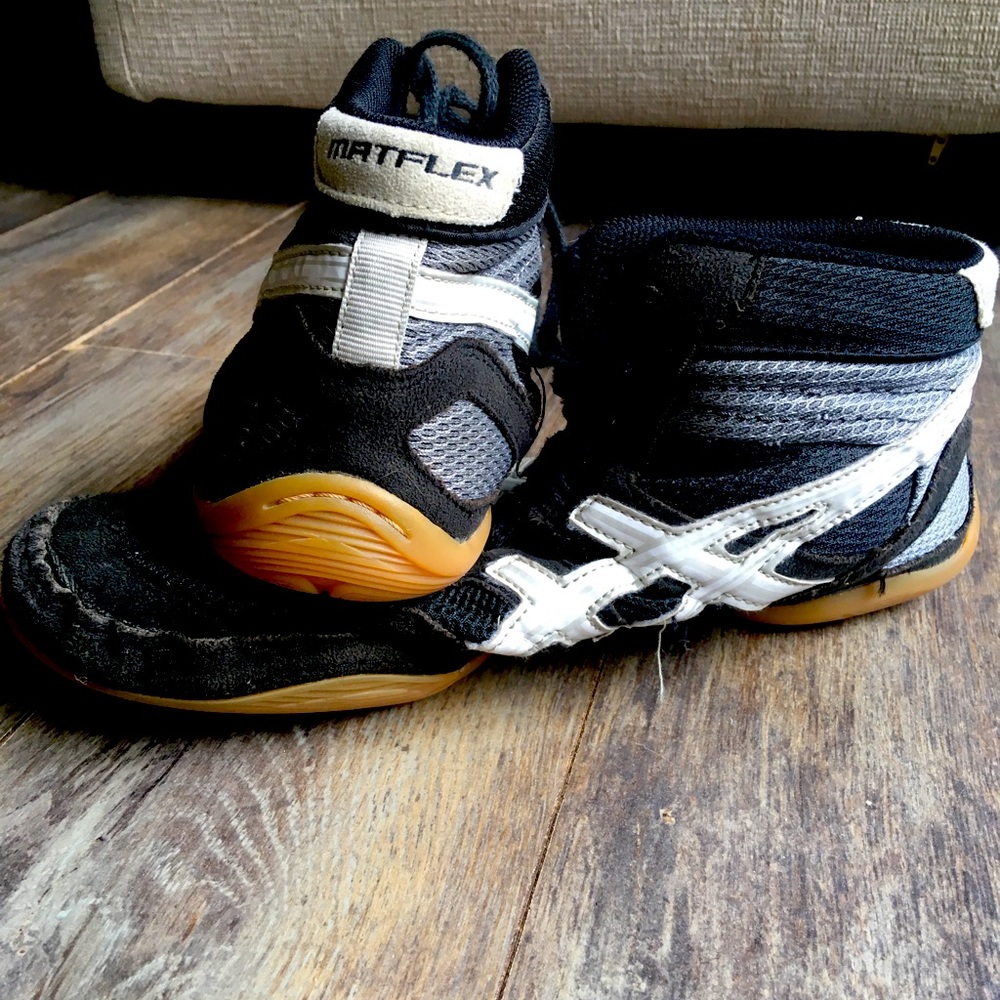 ASICS Wrestling Shoe